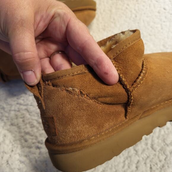UGG Women's Classic Ultra Mini Chestnut size womens bootie size 8 - Picture 6 of 6